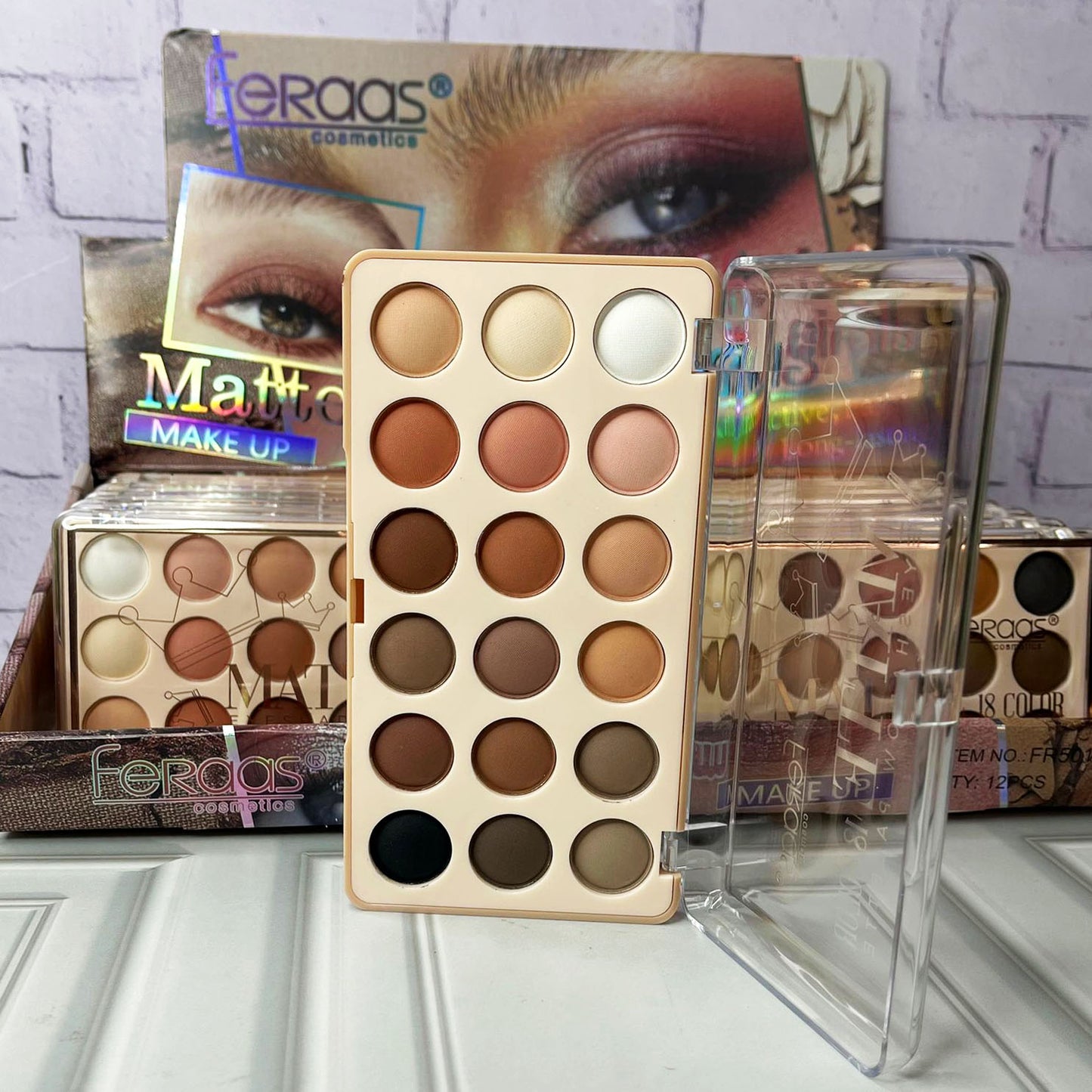 Paleta de sombras 18 Tonos Faraas Matte